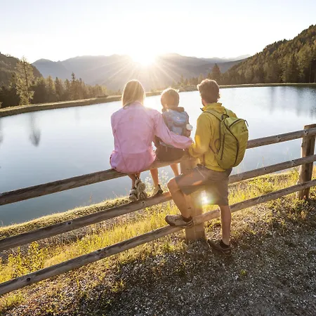 アルペンホテル チロラーホフ ホテル ノイシュティフト・イム・シュトゥーバイタール