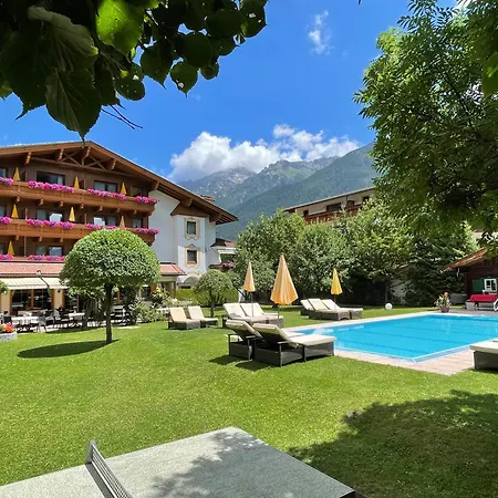 アルペンホテル チロラーホフ ホテル