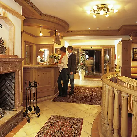 Alpenhotel Tirolerhof מלון ניוסטיפט אים סטובאיטל