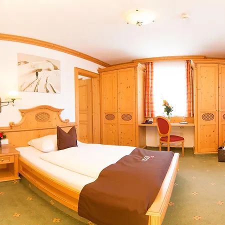 アルペンホテル チロラーホフ ホテル 4*