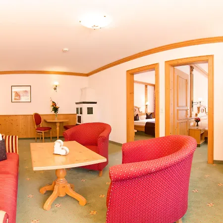 Alpenhotel Tirolerhof מלון