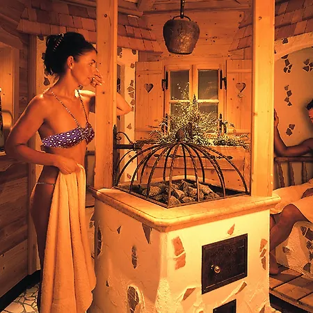 Alpenhotel Tirolerhof Нойштифт-им-Штубайталь