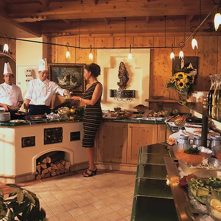 アルペンホテル チロラーホフ 4* ノイシュティフト・イム・シュトゥーバイタール