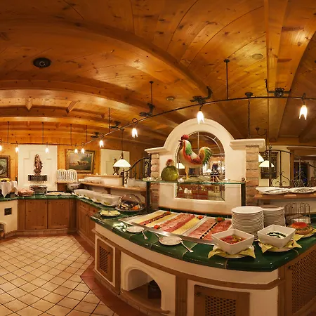 アルペンホテル チロラーホフ ホテル ノイシュティフト・イム・シュトゥーバイタール