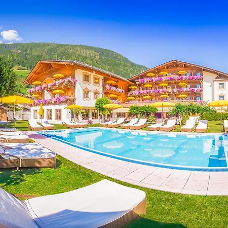 Alpenhotel Tirolerhof מלון ניוסטיפט אים סטובאיטל