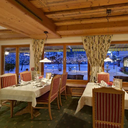 Hotell Alpenhotel Tirolerhof 4*